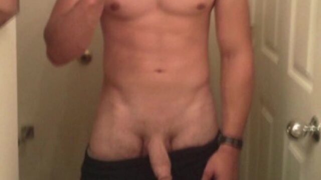 Luigi Mangione is exposed nude photos showing off his big cock!!!
